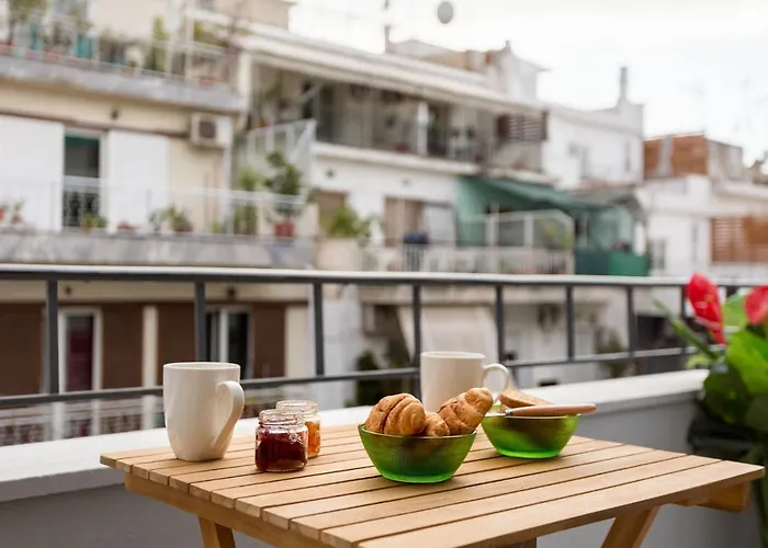 Homely Apartments By Athens Stay